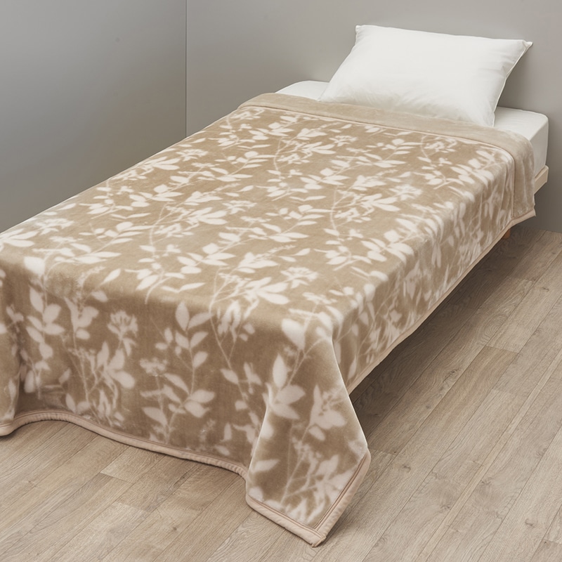 毛布:ベージュ ダウンマフラー:ネイビー