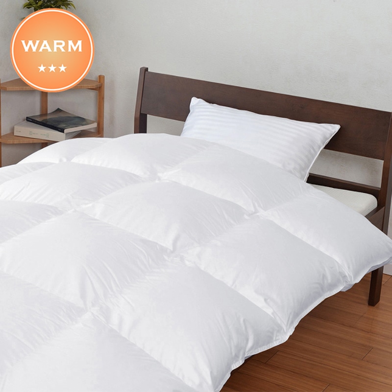 羽毛掛けふとん:ホワイト 敷きふとん:暖色系 敷きパッド:ピンク