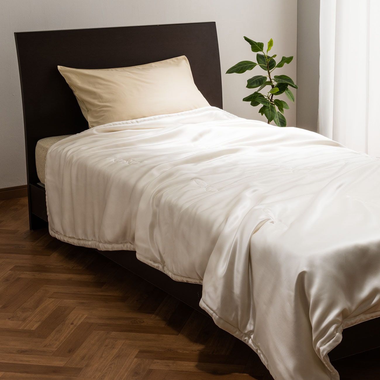 ソワージュシルクコンフォーター