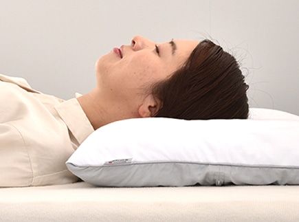 仰向けも横向きもフィット